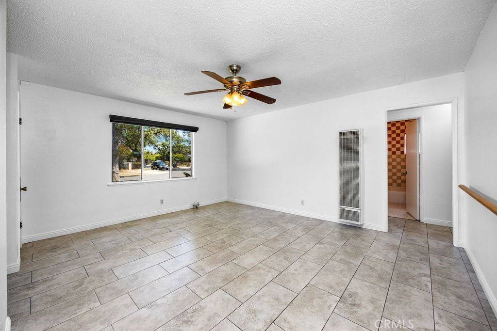 Santa Ana, CA 92704,2006 W Wilshire AVE