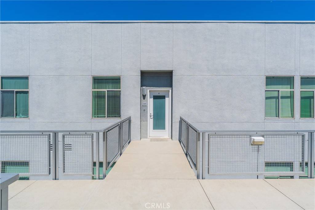 Anaheim, CA 92805,435 W Center Street #429