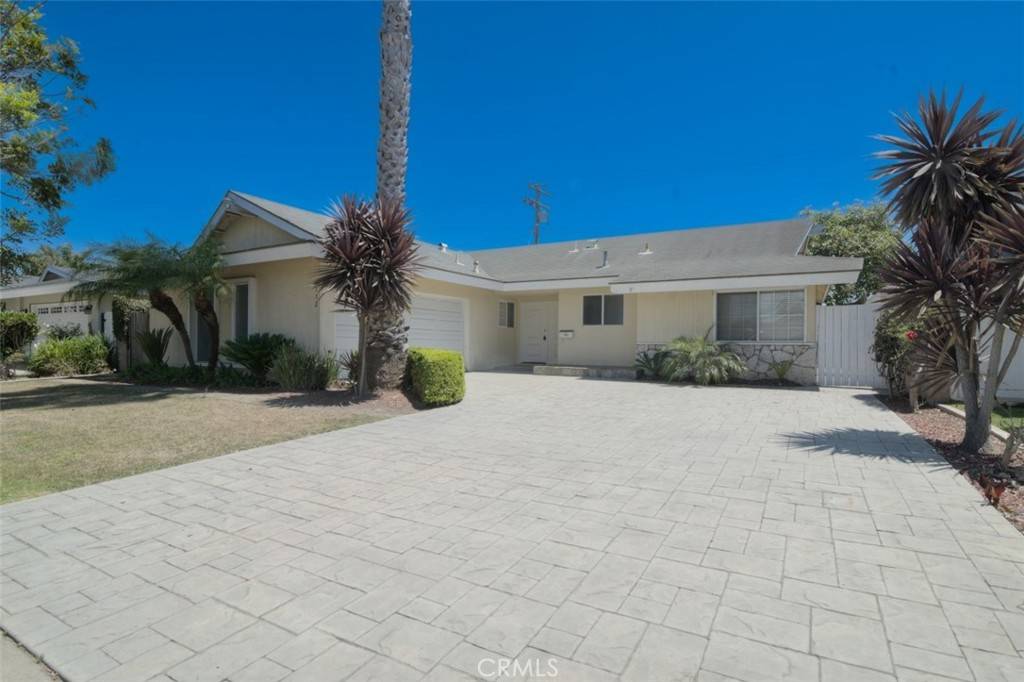 Huntington Beach, CA 92647,6112 Shields DR