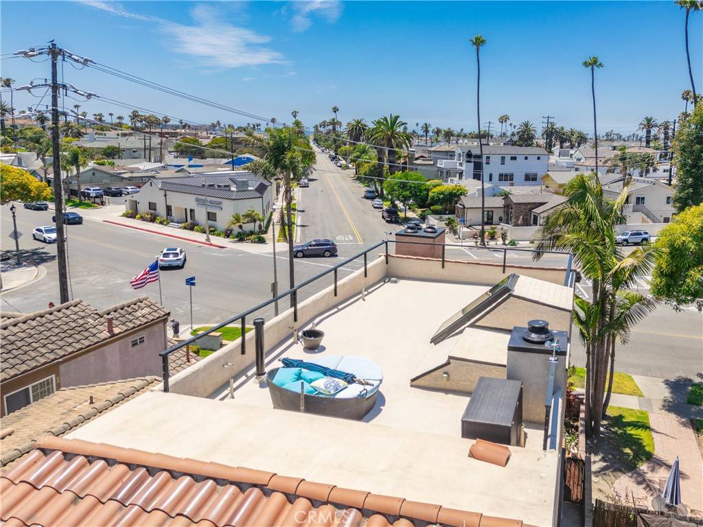 Huntington Beach, CA 92648,708 Main ST