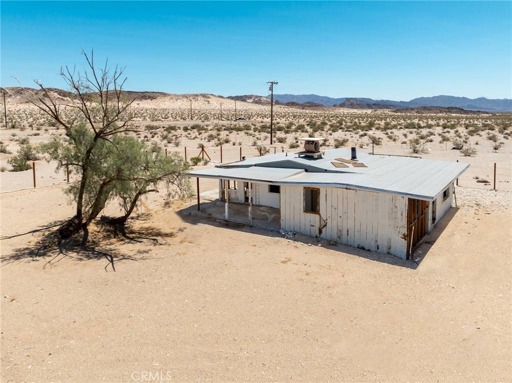 29 Palms, CA 92277,77623 Valle Vista RD