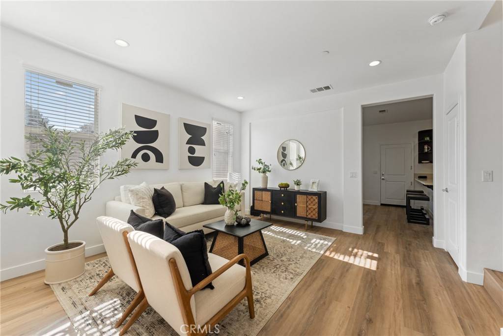 Fullerton, CA 92832,698 Americana DR