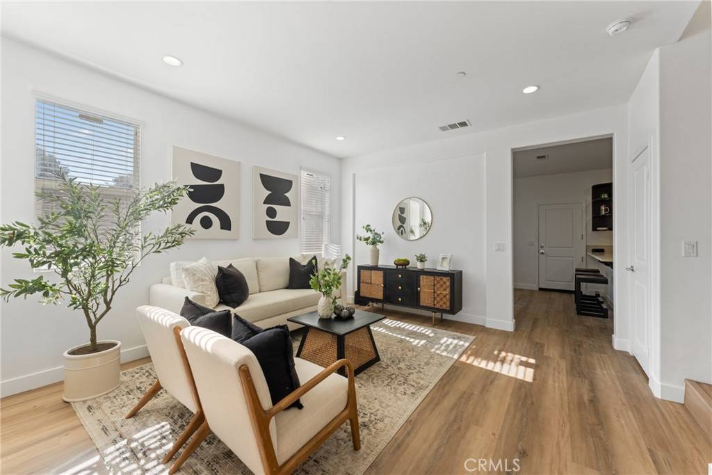 Fullerton, CA 92832,698 Americana DR