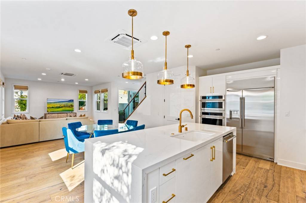 Newport Beach, CA 92660,2116 Cresta Dr