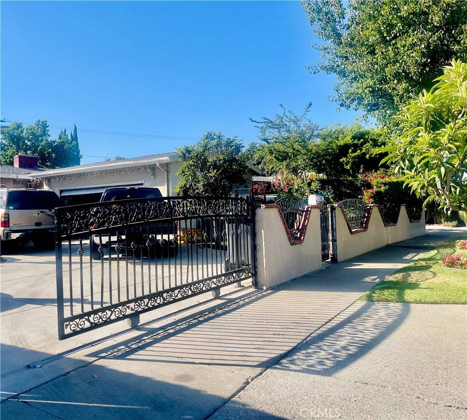 Santa Ana, CA 92704,1130 S Rene DR