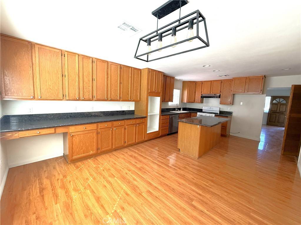 La Mirada, CA 90638,14541 Rayfield DR
