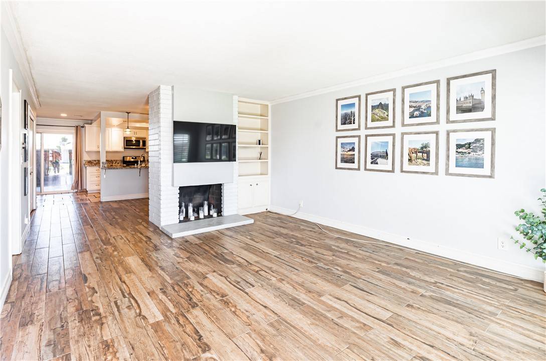 Tustin, CA 92780,1209 E 1st ST