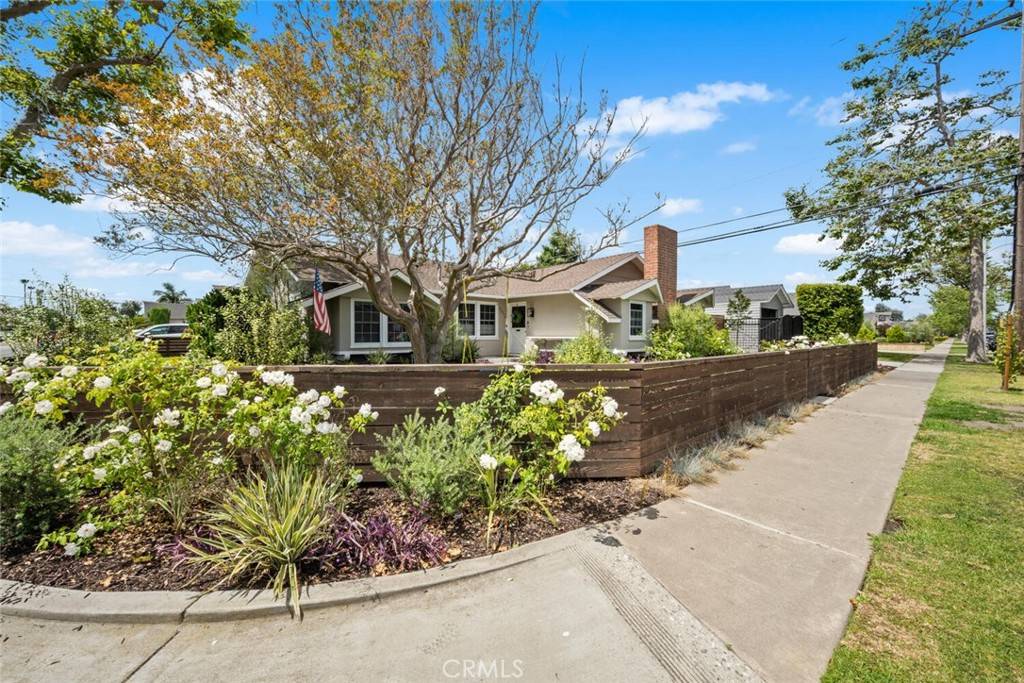 Los Alamitos, CA 90720,3272 Woodstock RD