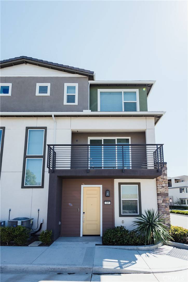 Lake Forest, CA 92630,205 Carmona