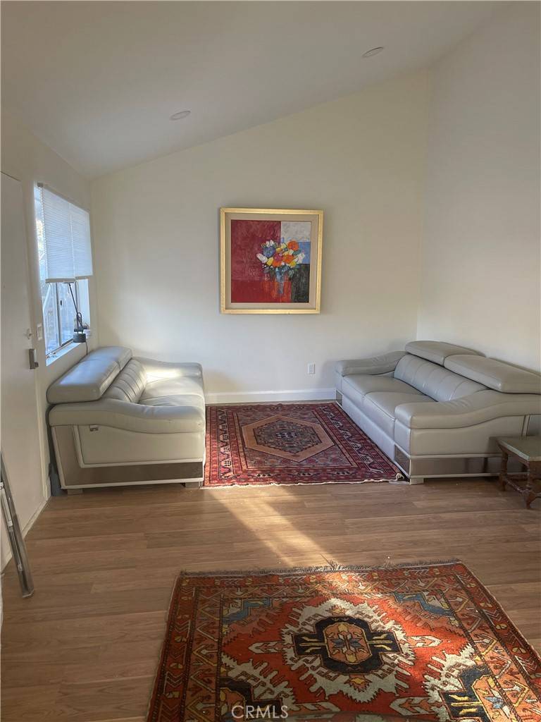Tustin, CA 92780,1192 Mitchell #7