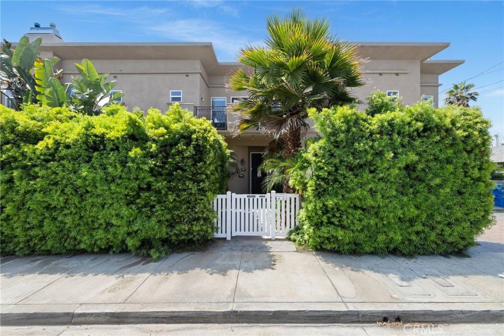 Redondo Beach, CA 90278,2620 Huntington LN