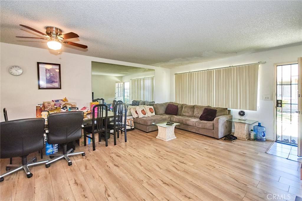 Westminster, CA 92683,8034 Worthy DR