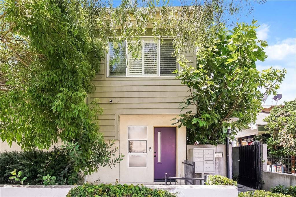 Los Angeles, CA 90037,1002 Leighton AVE