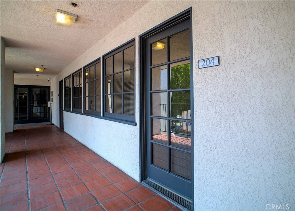 Santa Ana, CA 92701,1611 E 4th ST #204