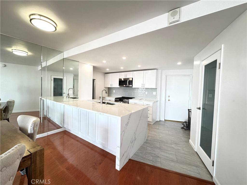 Long Beach, CA 90802,700 E Ocean BLVD #2801