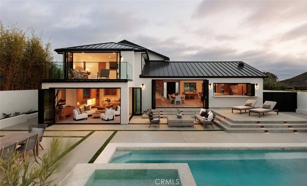 Corona Del Mar, CA 92625,919 Sandcastle DR