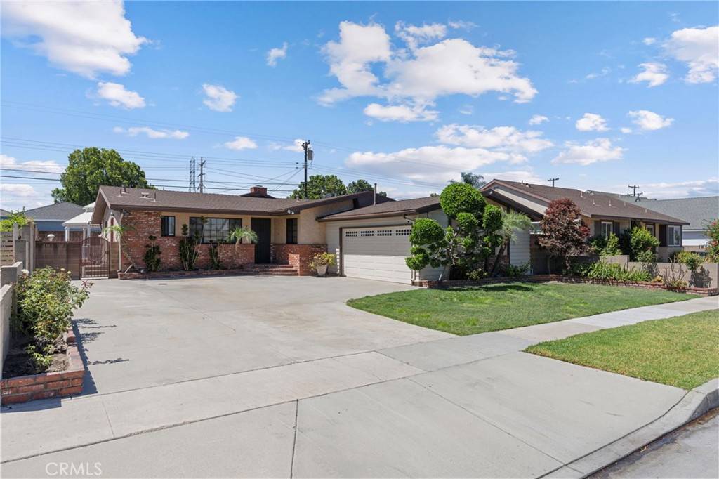 Buena Park, CA 90620,8038 Cyclamen WAY