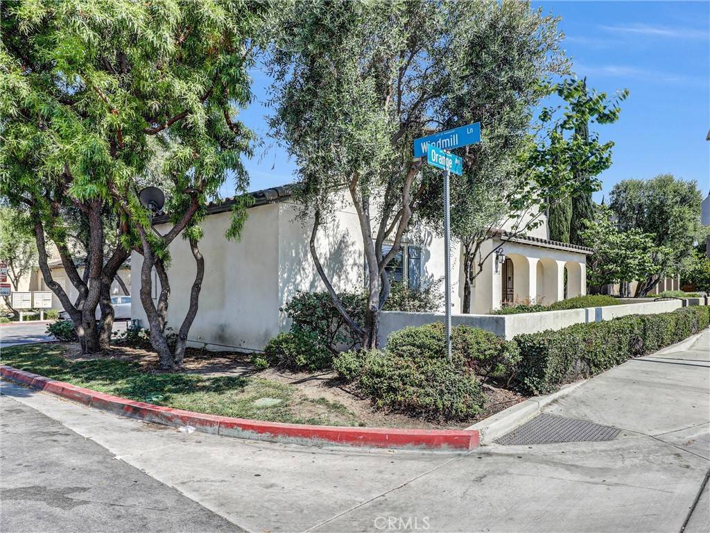 Paramount, CA 90723,15542 Orange AVE