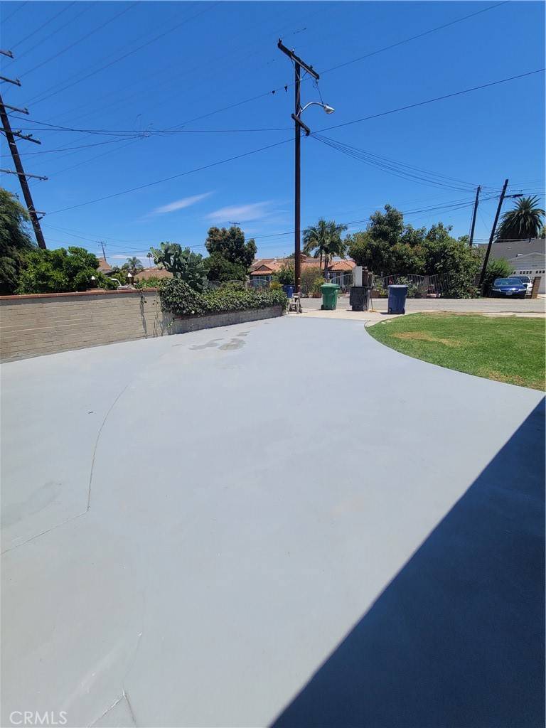 Pico Rivera, CA 90660,8339 Manzanar AVE