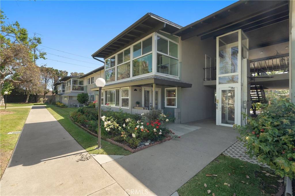 Seal Beach, CA 90740,1881 St. Johns #37B
