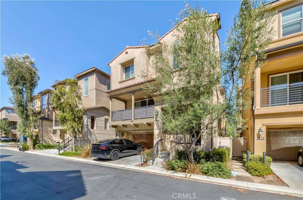 Fullerton, CA 92833,1122 Gardiner LN