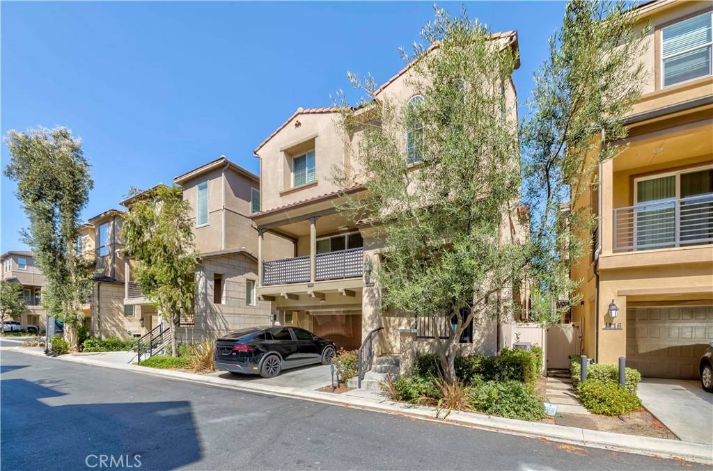 Fullerton, CA 92833,1122 Gardiner LN