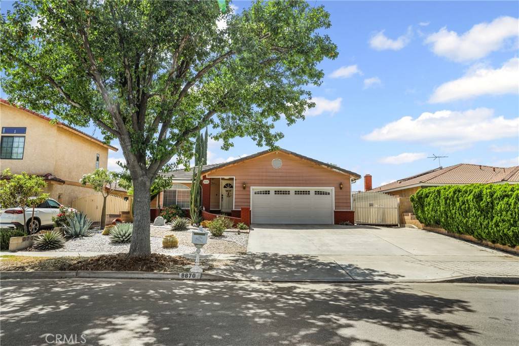 Fontana, CA 92335,8870 Blanchard AVE