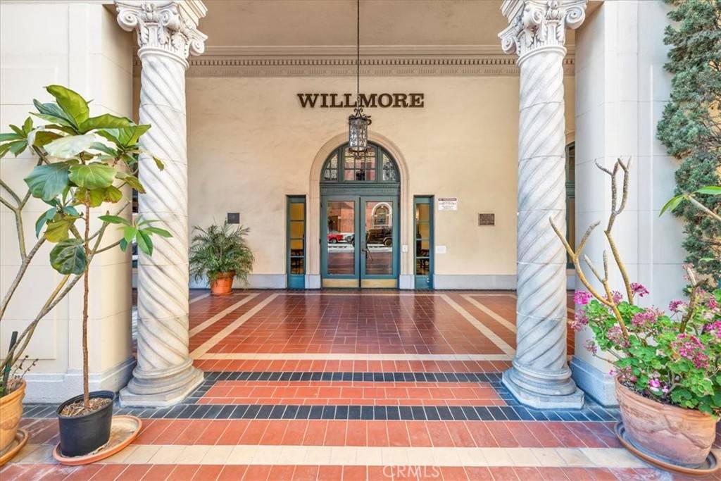 Long Beach, CA 90802,315 W 3rd ST #301