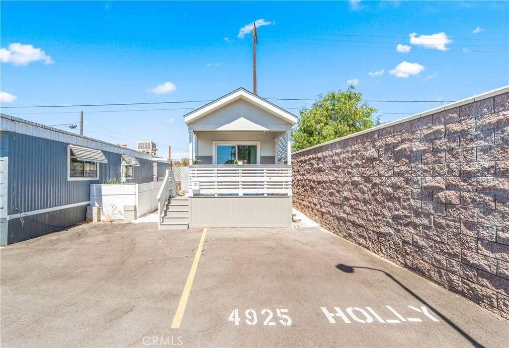 Long Beach, CA 90805,4925 Holly