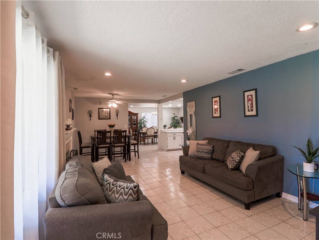Buena Park, CA 90620,5686 Panama DR