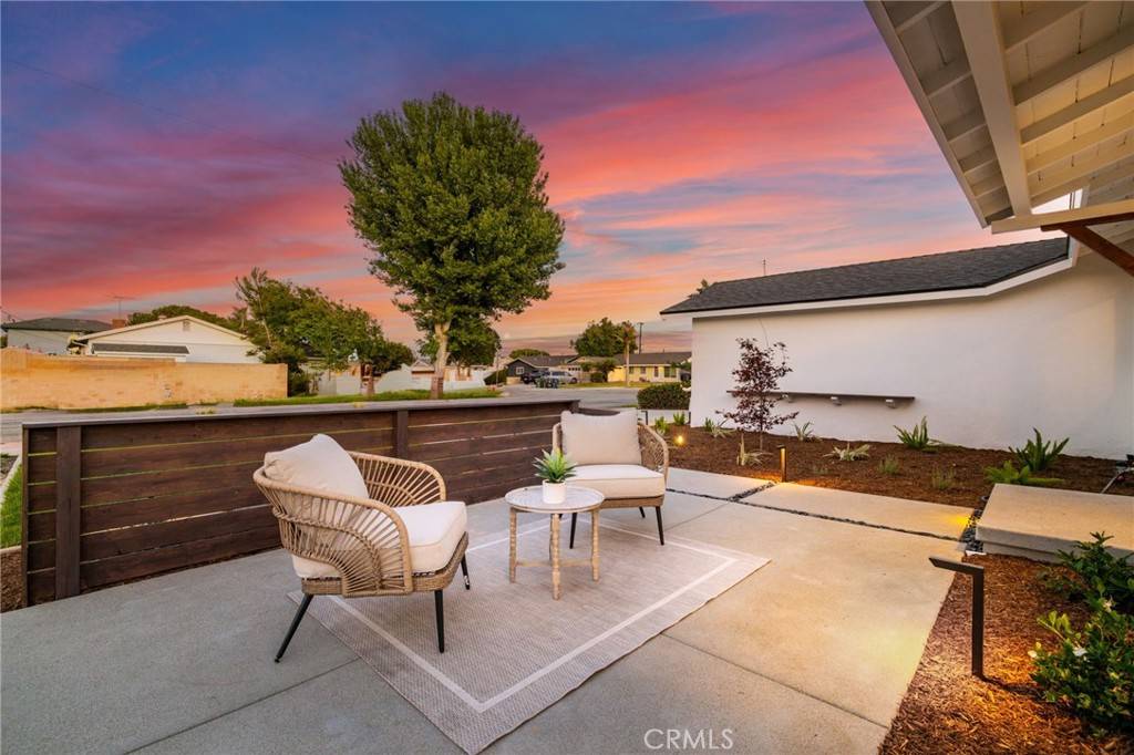 Huntington Beach, CA 92647,15801 Carrie LN
