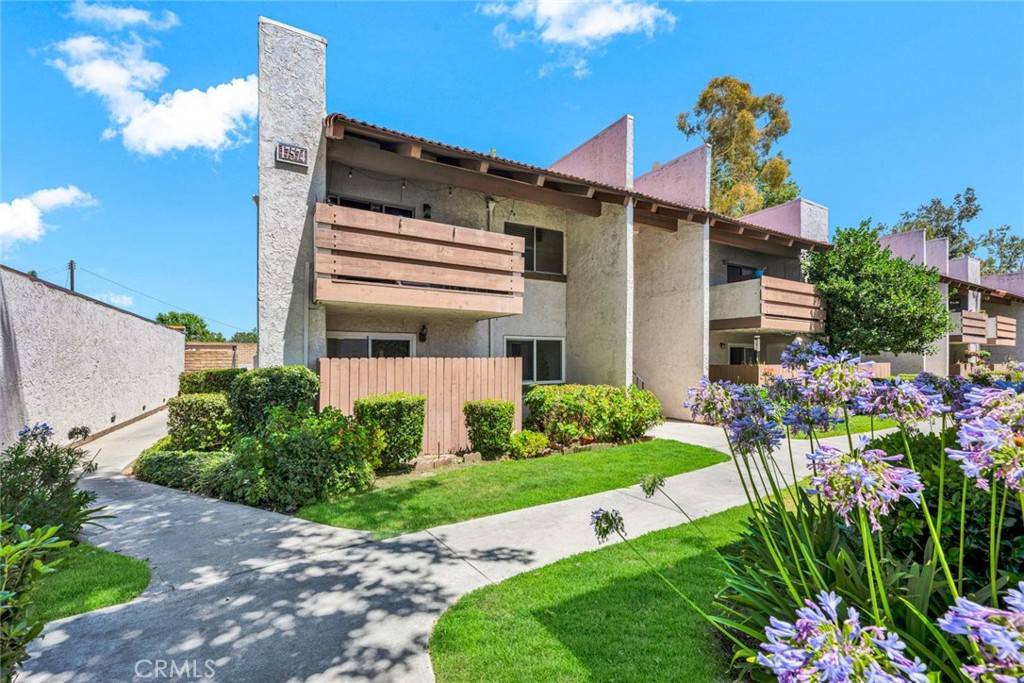 Tustin, CA 92780,17574 Vandenberg LN #1