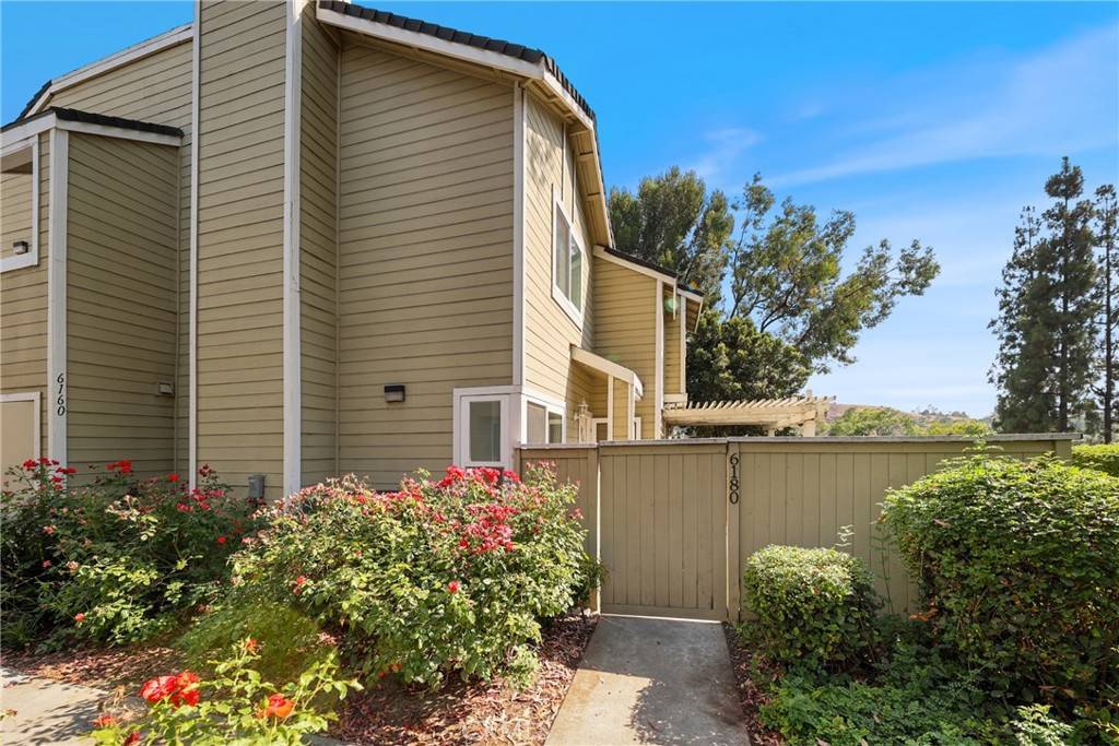 Yorba Linda, CA 92887,6180 Old Village RD #64
