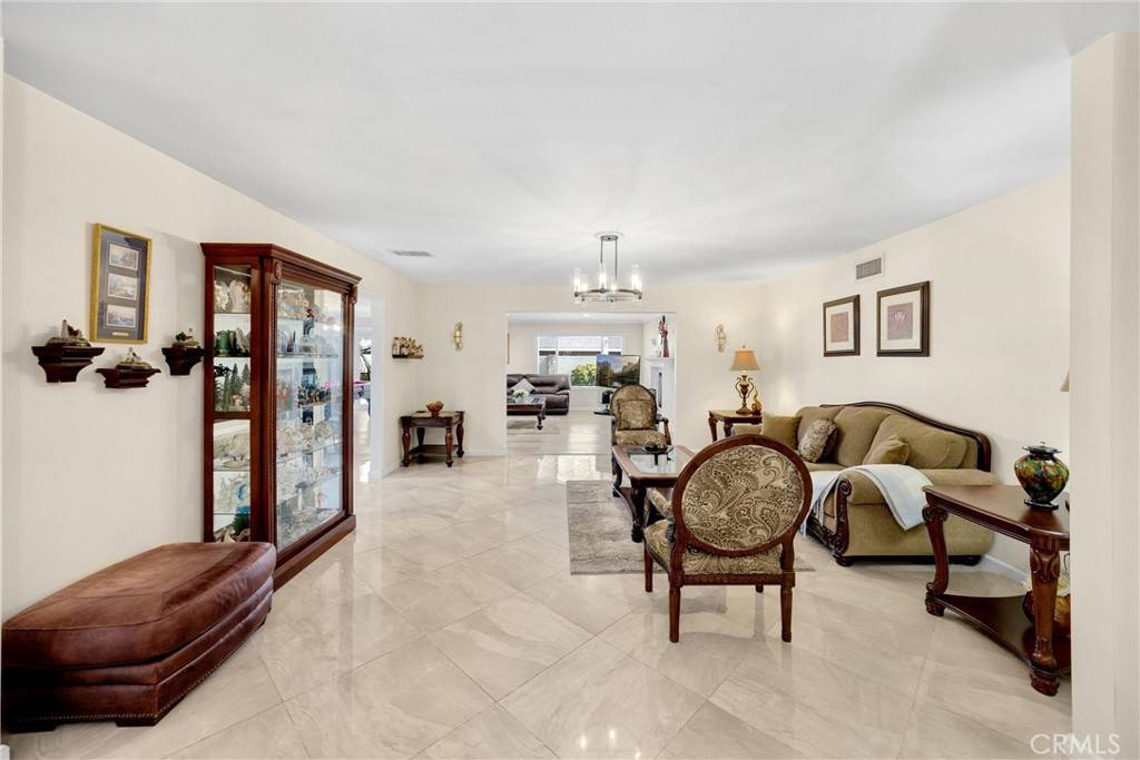 Anaheim, CA 92802,105 W Cliffwood AVE