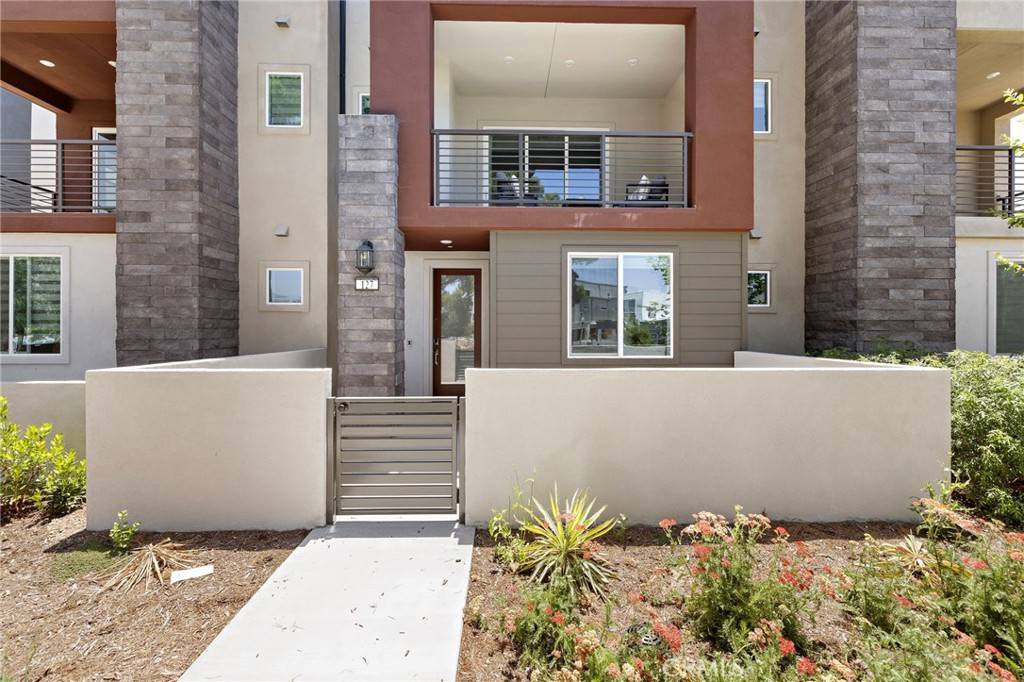 Irvine, CA 92618,127 Biome