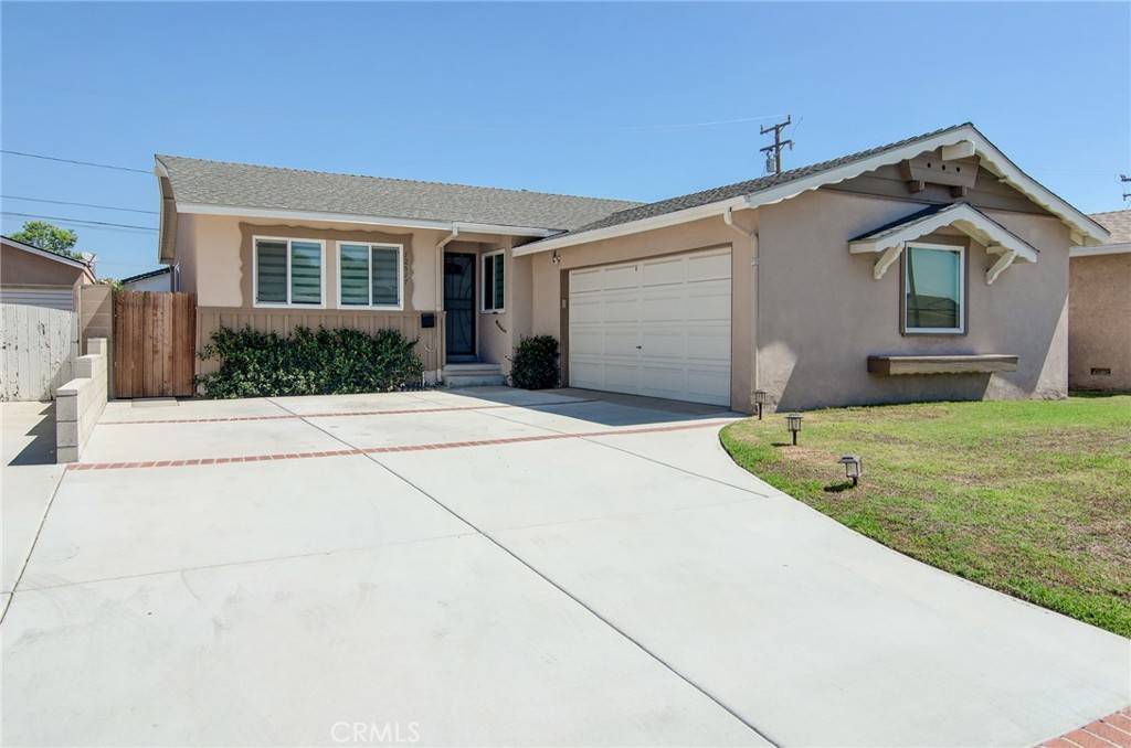 Lakewood, CA 90715,12517 Walcroft ST