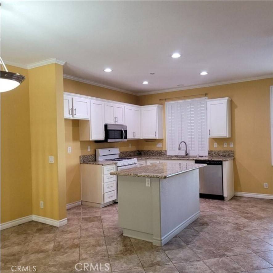 Buena Park, CA 90621,20 Coveside CT
