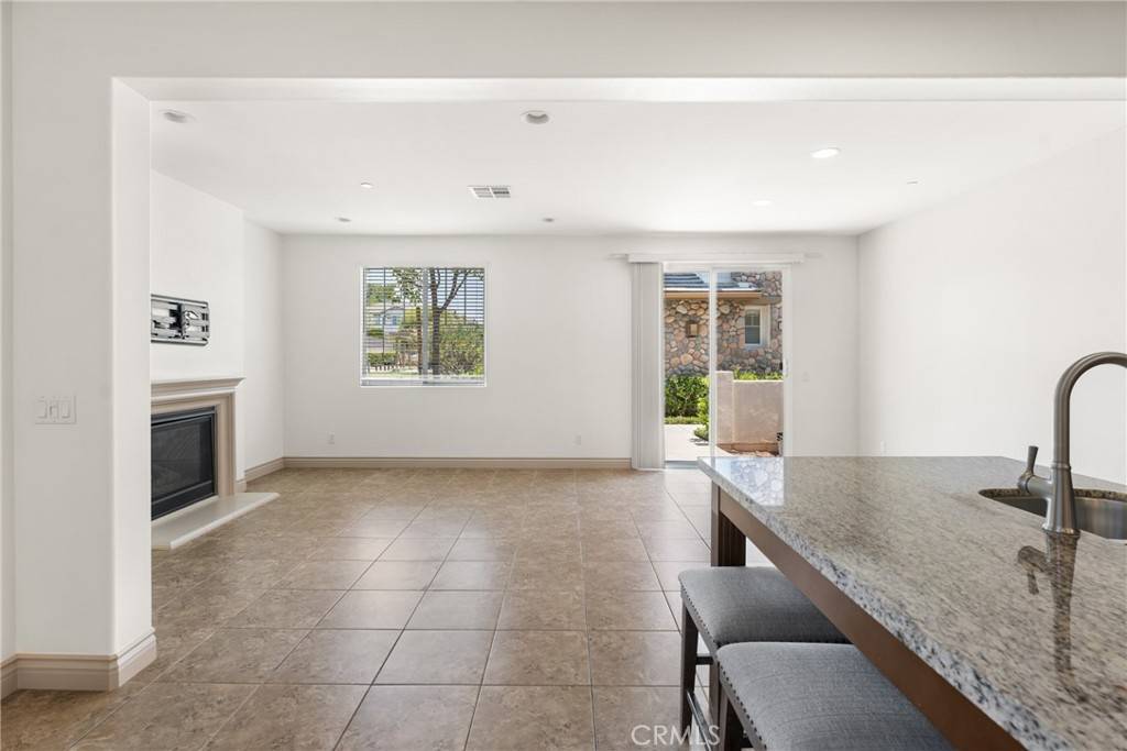 Yorba Linda, CA 92886,5062 Ruth WAY