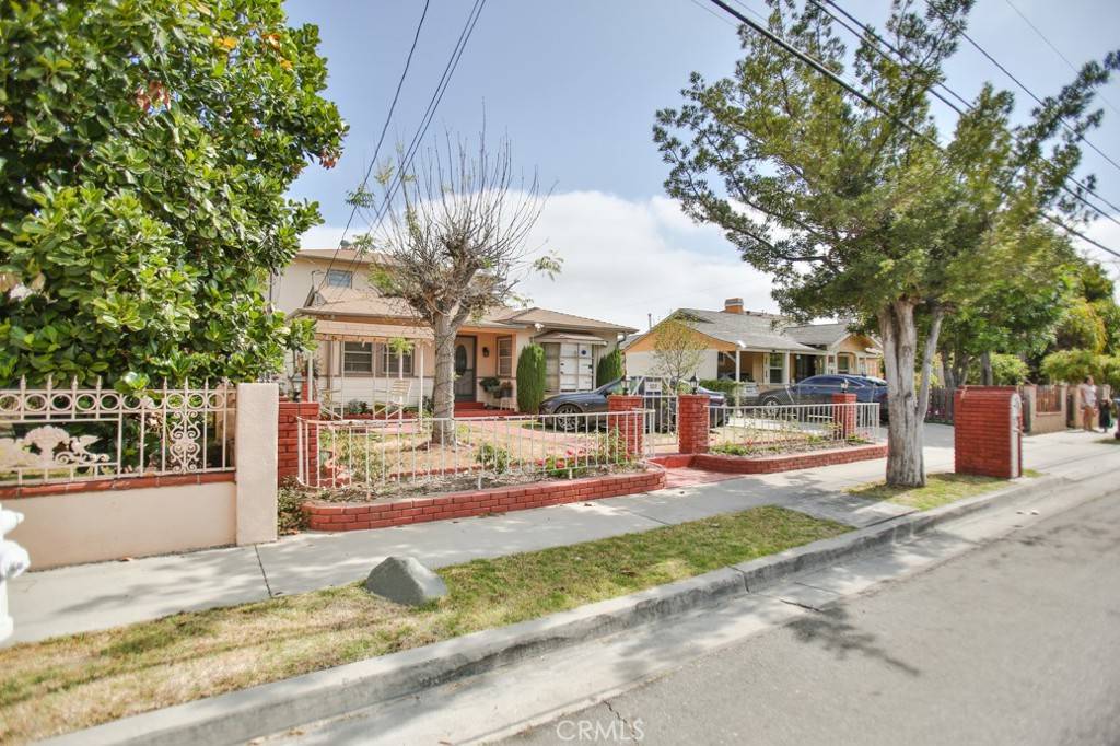 Santa Ana, CA 92703,5317 Silver DR