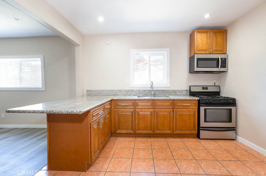 Los Angeles, CA 90063,1059 1/2 Buelah CIR