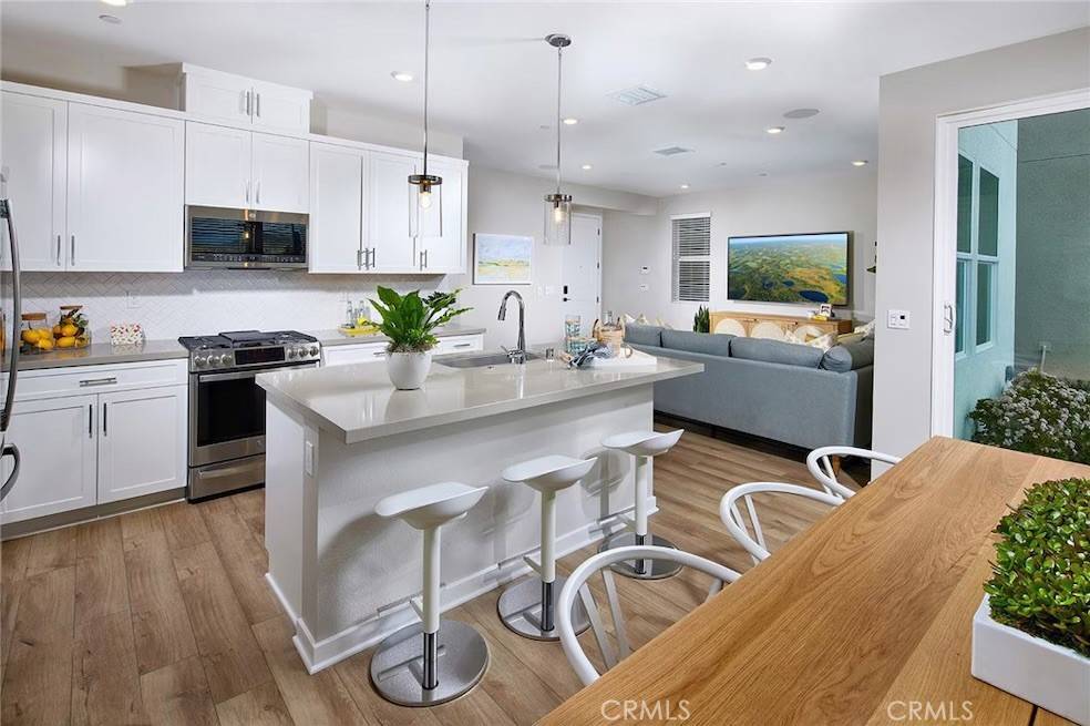 Corona, CA 92883,4084 Spring LN