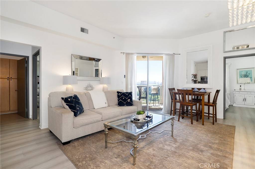Long Beach, CA 90802,488 E Ocean BLVD #818
