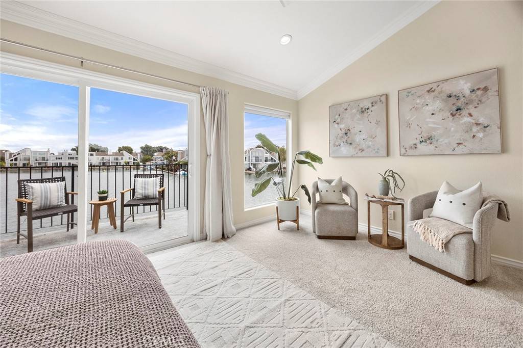 Huntington Beach, CA 92649,3742 Montego DR