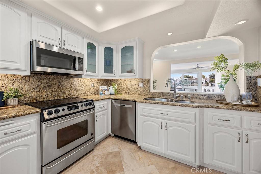 Huntington Beach, CA 92649,3742 Montego DR