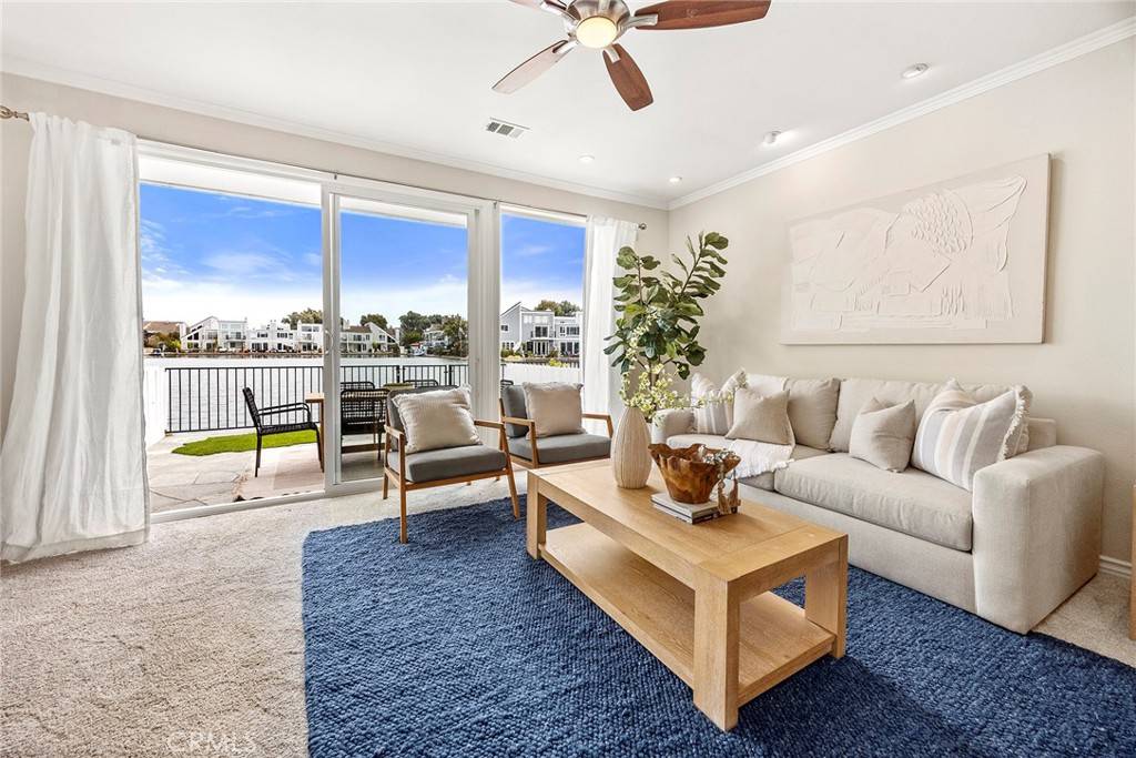 Huntington Beach, CA 92649,3742 Montego DR