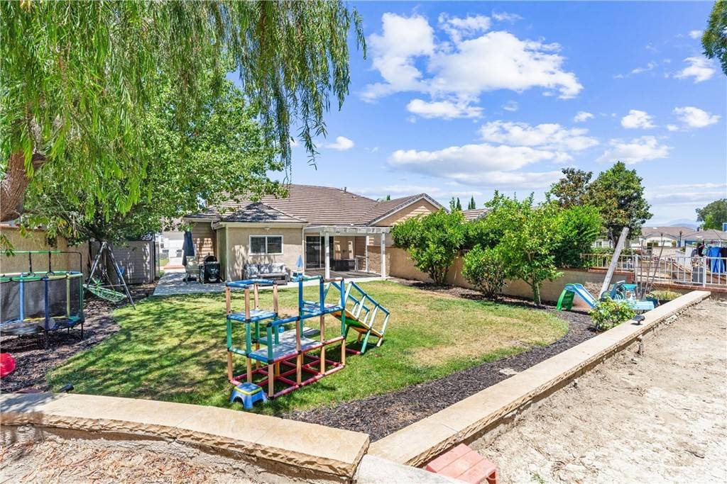 Anaheim, CA 92807,5742 E Hudson Bay DR