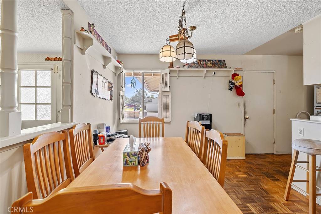 Thousand Oaks, CA 91360,2538 Frost AVE