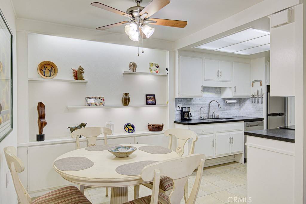 Laguna Woods, CA 92637,2276 E Via Mariposa #D