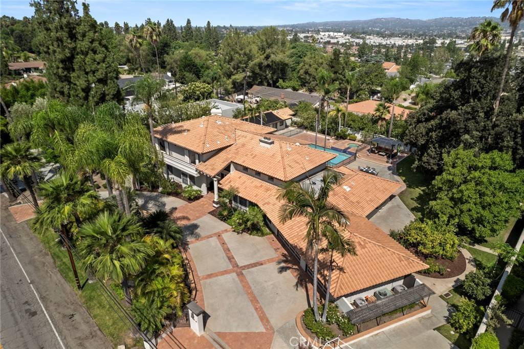 Fullerton, CA 92835,417 W Las Palmas DR
