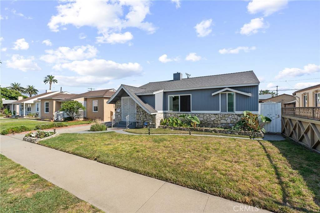 Long Beach, CA 90805,664 E Barry DR